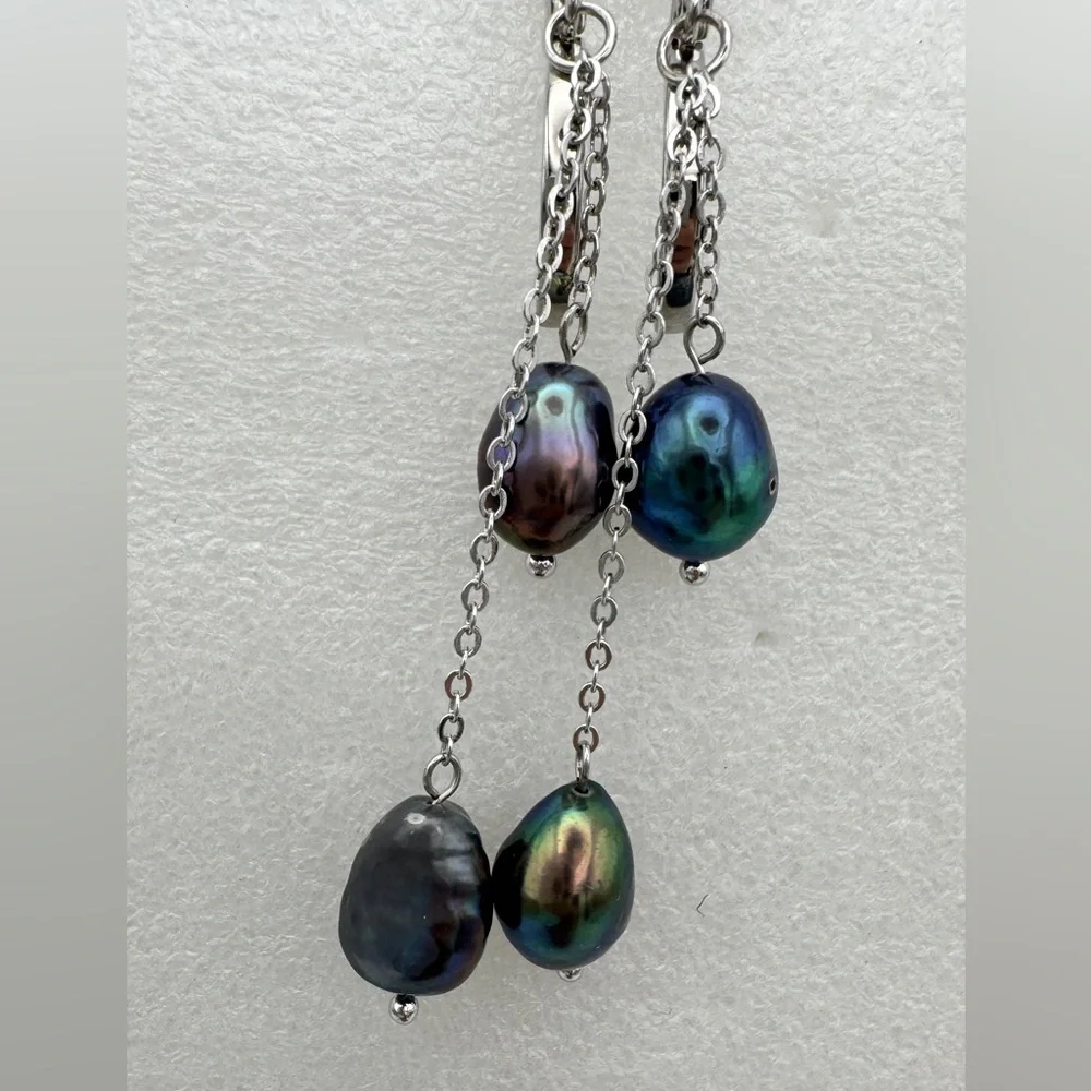 Reposhing Real Authentic fresh water pearls dangle with huggie